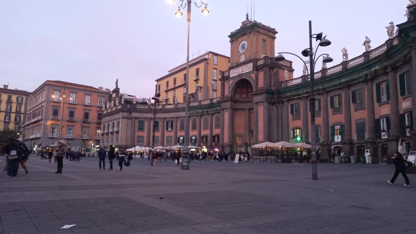 La Dimora Di Dora Apartment Napoli Bagian luar foto