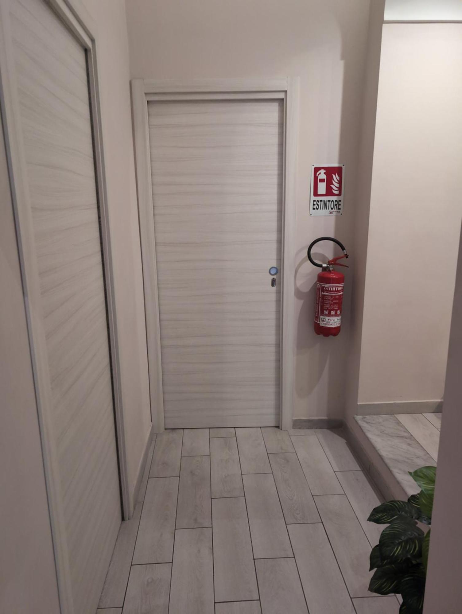 La Dimora Di Dora Apartment Napoli Bagian luar foto